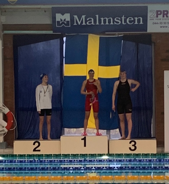 I Kristianstad var det 3 x Poseidon på prispallen på flickornas 200m fritt