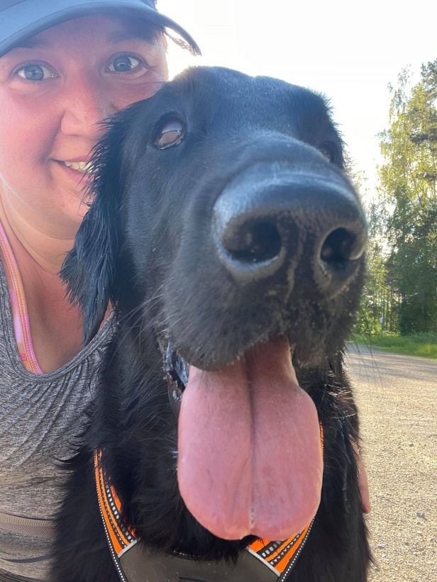 Igårkväll fick det bli en joggingtur med lilla liten, Ginnisen! :D Igårkväll fick det bli en joggingtur med lilla liten, Ginnisen! :D