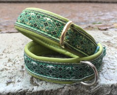 Grönt skinn / Stilfull Alviskt grönt band med Silver detaljer - Totalbredd 3 cm Grönt skinn / Stilfull Alviskt grönt band med Silver detaljer - Totalbredd 3 cm