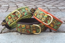 Brunt skinn / Underbara blommor i härligt Retro färger med guld toutch. Totalbredd 4 cm Brunt skinn / Underbara blommor i härligt Retro färger med guld toutch. Totalbredd 4 cm