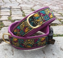 Lila skinn / blommor i läckra färger guld inslag - Totalbredd 4 cm Lila skinn / blommor i läckra färger guld inslag - Totalbredd 4 cm