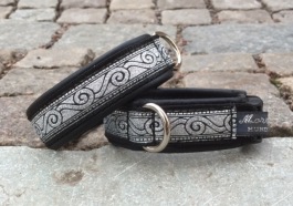 Läckert vikingamönster Svart skinn Svirvel i silver och svart. Läckert vikingamönster Svart skinn Svirvel i silver och svart.