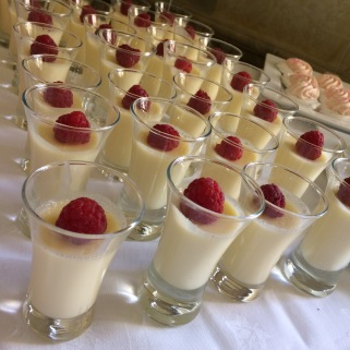 Lemon posset är den bästa desserten jag smakat på länge Lemon posset är den bästa desserten jag smakat på länge