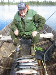 Röding och öring på långedrag på Öresjön. 23/6- 2021 Röding och öring på långedrag på Öresjön. 23/6- 2021