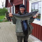 Lennart Nilsson med sin lax på 9 kg och 92 cm! Fångad 29/5 på Gröningen.