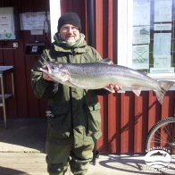 Kim Langhof från Danmark, med årets första lax! 7,6 kg och 91,5 cm, fångad på Gröningen 11/4.