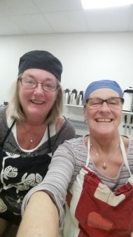 Liselott och Agneta är våra två glada bagare. Liselott och Agneta är våra två glada bagare.