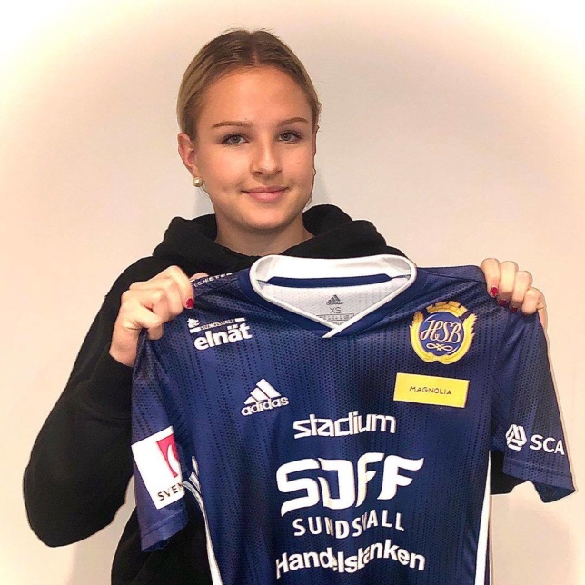 16-åriga anfallstalangen Frida Olsson tar det naturliga steget över från Selånger till SDFF.