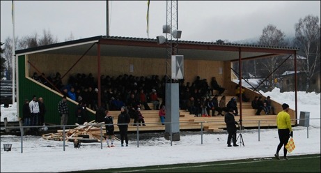 I samband med Berners Cups invigning ingvigdes även den nya läktaren på Ånge IP. Foto: Janne Pehrsson, Lokalfotbollen.nu.