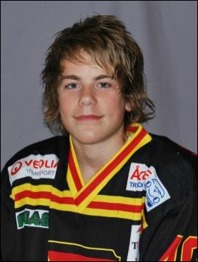Hockeyliraren Niclas Möllhagen satte sina första div. IV-fullträffar för säsongen.