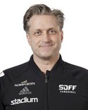 Dick Svedin tog över som tränare i SDFF efter sparkade Kenneth Svensson tillsammans med Kristoffer Vestin.