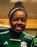 Fjolårets målspruta i Timrå, Bupe Olufunmilola Okeowo, gjorde hattrick för sin nya klubb Sunnanå i premiären.