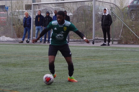 Likita  Louison gjorde två mål under den första halvleken när Sidsjö-Böle vann premiären på Westhagen mot nykomlingarna Selånger. Foto: Pia Skogman, Lokalfotbollen.nu.