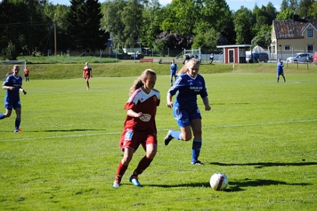 Erika Engblom gjorde två av Alnös mål borta mot Krokom/Dvärsätt. Wilma Sundin (3) och Zoe Tomley svarade för dom övriga målen vid 6-1-segern. Arkivfoto: Janne Pehrsson, Lokalfotbollen.nu.