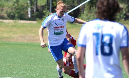 Stefan Grönlund i aktion under sin tid i IFK Timrå innan han tvingades sluta på grund av skada ifjol. Nu mår kroppen bättre och gör en omstart i Medelpadsallsvenskan och Lucksta IF. Foto: Fredrik Thimeradh.