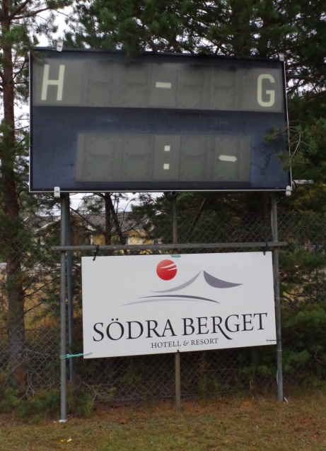 Matchur med sponsorskylt. Foto: Pia Skogman, Lokalfotbollen.nu.