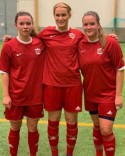 Kovlands tre målskyttar i segern mot SDFF div 3. Fr v. Isabelle Lindgren, Olivia Olofsson och Amanda Hamrin. Foto: KIF Instagram.