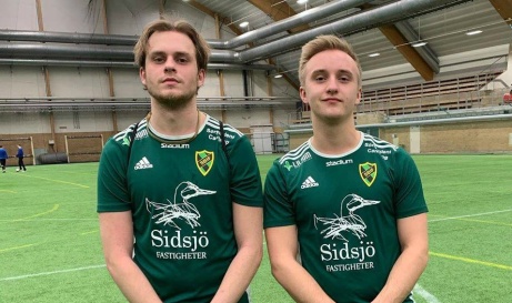 Med varsitt sent mål genom Harald Carlsvärd och Karl-William Svedin vände Sidsjö-Böle ett 0-1-umderläget mot Söråker till seger. Foto: Sidsjö-Böle IF.
