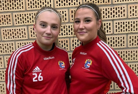Duon Alexandra Holmberg och Jennie Edström tar klivet över från SDFF F19 till Selånger FK. Foto: SFK