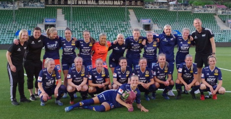 Sundsvalls DFF, DM-mästarinnor 2020 efter 3-1-seger i finalen mot Kovland. Foto: Pia Skogman, Lokalfotbollen.nu.