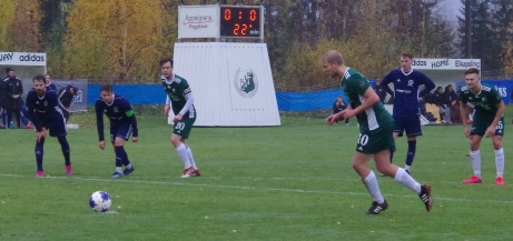 Bild 16.  Magnus Rimeslåtten, Daniel Wallsten och Petter Thelin. Foto: Pia Skogman, Lokalfotbollen.nu