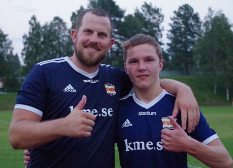 Anton Hallengren, två mål, och William Nilsson, ett,. såg till att spela hem tre viktiga poäng till Kovland samtidigt som man gav en hjälpande hand till Matfors 2 som nu tar Wiskans plats i Uppflyttningsserien. Foto: Pia Skogman, Lokalfotbollen.nu.