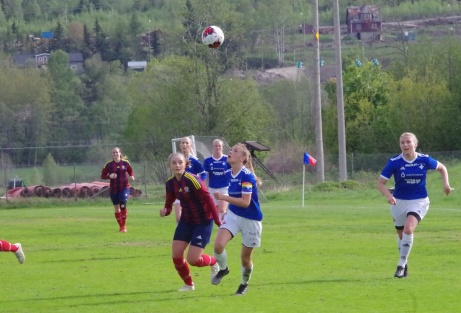 Maja Medelberg och hennes Selånger FK hade ingen rolig säsong 2019 och åkte ur division 1 Norrland. Foto: Pia Skogman, Lokalfotbollen.nu.