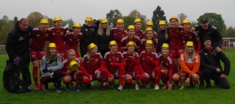 Guldhattar på! Alnö tog hem division 2 Mellersta Norrland 2020, och man gjorde det det utan någon förlust! Foto: Pia Skogman, Lokalfotbollen.nu