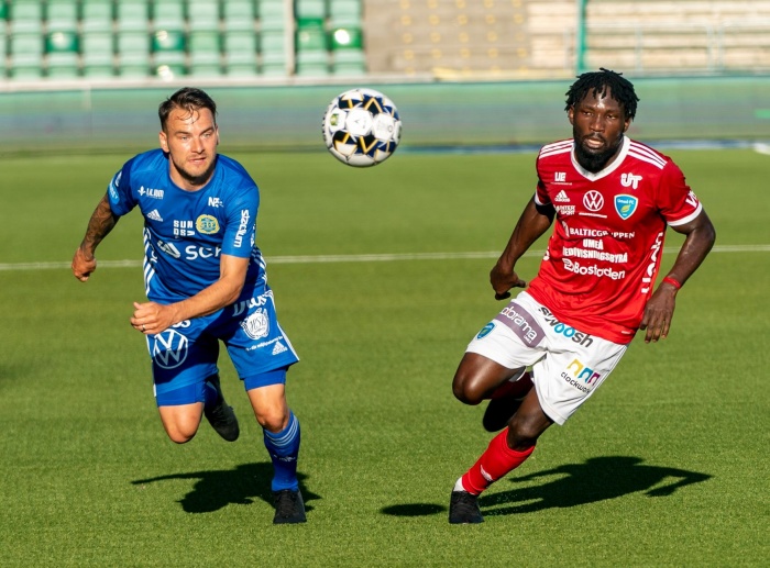 Marc Mas Costa & Co. i GIF Sundsvall imponerade inte spelmässigt i seriepremiären mot Umeå FC men tack vare sin effektivitet vann man med 3-1. Foto: Anders Thorsell, Sundsvallsbilder.com.