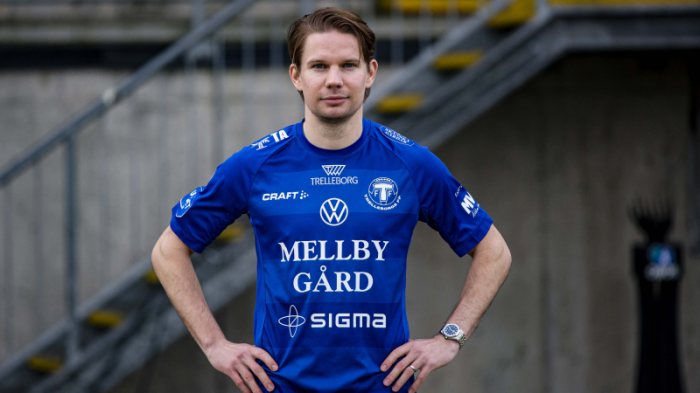 Johan Blomberg i en annan blå tröja 2021. Foto: Trelleborgs FF.
