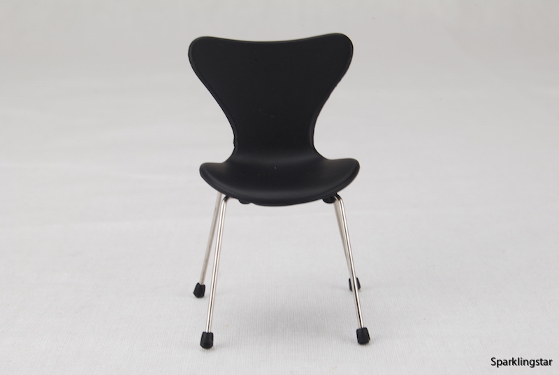 Minimii Arne Jacobsen Sjuan Stol Miniatyr Svart