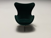 Minimii Arne Jacobsen Ägget Fåtölj Royal Green