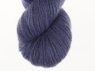 Mörk blålila nr H52 50% angora / 50% merino - 7g