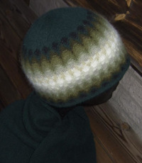 "Gröna Dimman" hat & one collored scarf. Photo S. Gustafsson