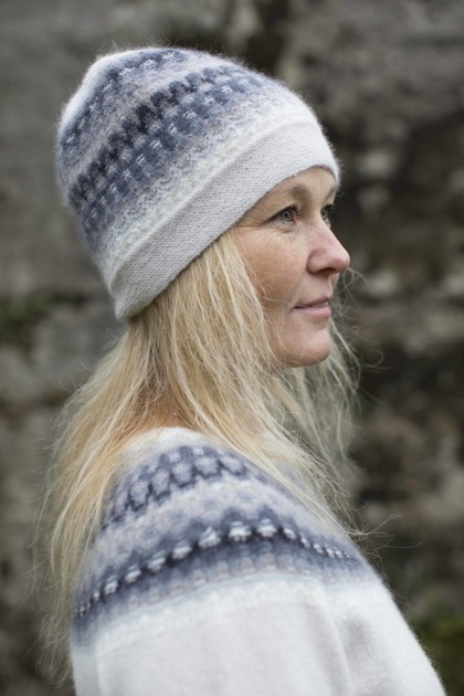 "The Gray Egg" pullover and hat. "The Gray Egg" pullover and hat.