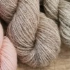 Schack Vit pullover Bohus Stickning - 25g patterncolor Q Rosa/Q Rose handdyed wool