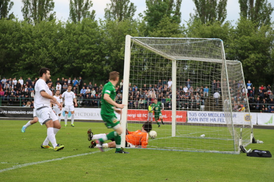 Ridell gör 1-0 i förra årets möte på Rosengårds IP. Ridell gör 1-0 i förra årets möte på Rosengårds IP.