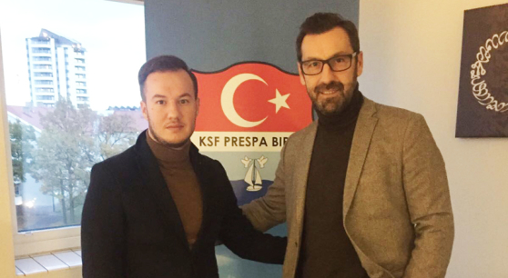 Ercan Kerim, ordförande. Zlatan Nalic (t.h), ny tränare i Prespa Birlik. Ercan Kerim, ordförande. Zlatan Nalic (t.h), ny tränare i Prespa Birlik.