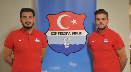 Adem Özay och Nesat Spahiu vid presentationen som nya huvudtränare för Prespa Birlik 2019. Adem Özay och Nesat Spahiu vid presentationen som nya huvudtränare för Prespa Birlik 2019.