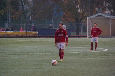 Bilden tagen i serieavslutningen mot Reymersholm. Här tar han ansatsen till enligt redaktionen årets mål 2014. Bilden tagen i serieavslutningen mot Reymersholm. Här tar han ansatsen till enligt redaktionen årets mål 2014.