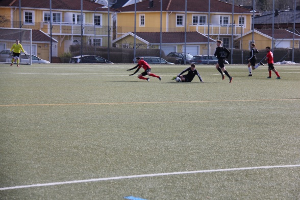 Erik Jörmyr med matchens vackraste brytning. Erik Jörmyr med matchens vackraste brytning.