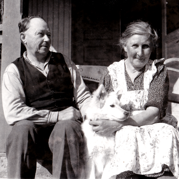 Bild från familjen Holmqvist, Bäckedalan 3, Ljungstorp - förmedlad 2013