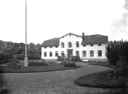 Svartarps gård 1912. Fotograf Harald Eriksén; Bild från Västergötlands Museum - bildarkivet/bildnummer: A61438