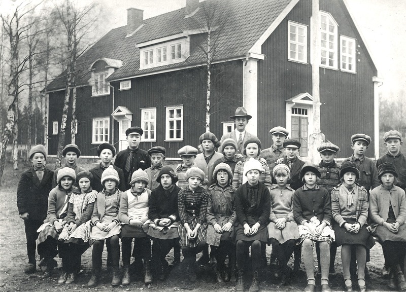 F. 13 (1) Ljungstorps skola höstterminen 1932. Insatt av Kent Friman, 2014-03-03.