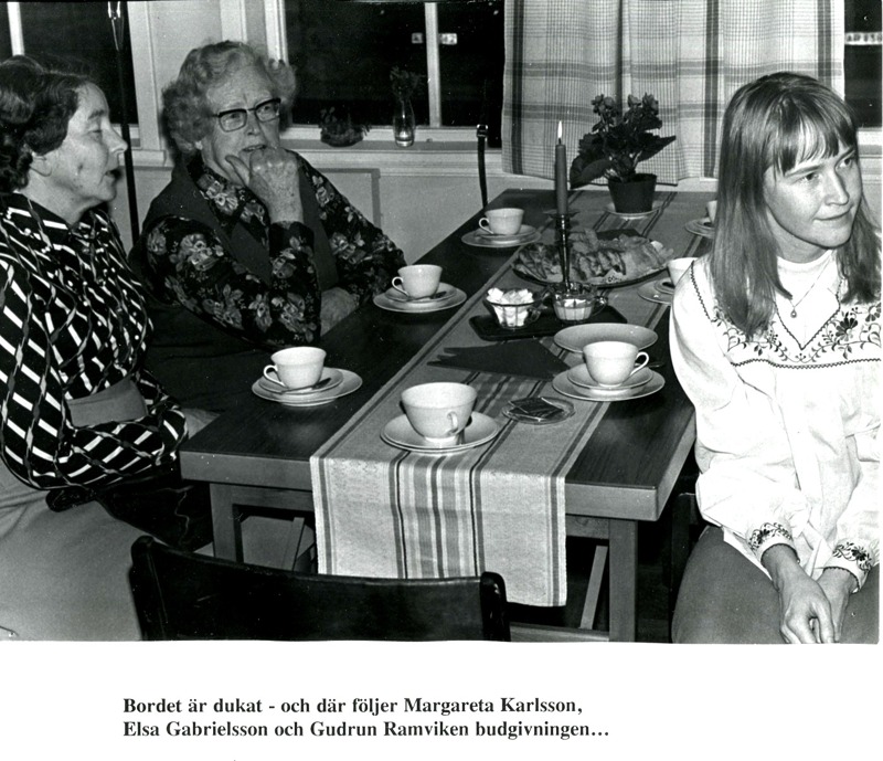 D. 38 Endast digital bild. Margareta Karlsson, Skolan, Elsa Gabrielsson och Gudrun Ramviken. Foto Bo Ramviken. Bild från Gudrun Ramviken, Sörgården, Varnhem, 2014. Insatt av Kent Friman, 2014-04-27