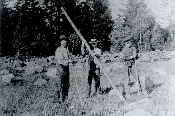 Foto tidigt 1900-tal, efter 1915, - från Astrid Åstrands samling via Jaen Friman, Ljungstorp, 2015 - Carls sons dotterson.