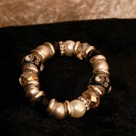 Massive Beauty Armband, Pearls for Girls