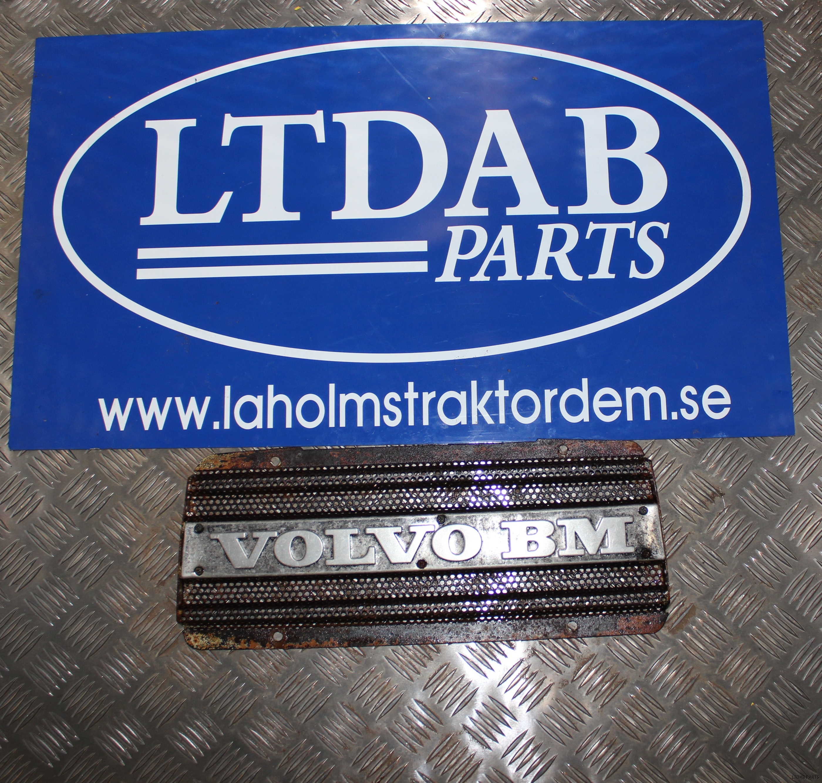 Beg Övre grill BM 430 | Laholms Traktordemontering AB BEG Grill Valmet 2005 | Laholms Traktordemontering AB