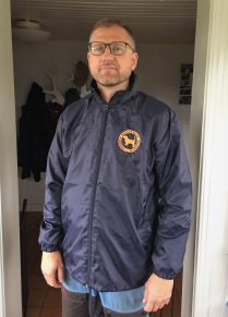 Fredric har storlek M på bilden