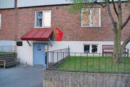 Knutens lokal på Råstensgatan 4.  Handikappvänlig miljö med allt i ett plan. Lokalen ligger mittemot skateboardrampen (Kålltorpsrampen)